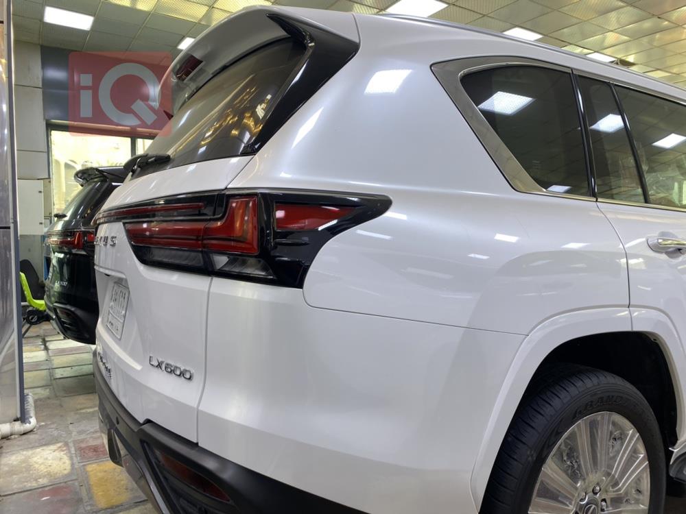 Lexus LX